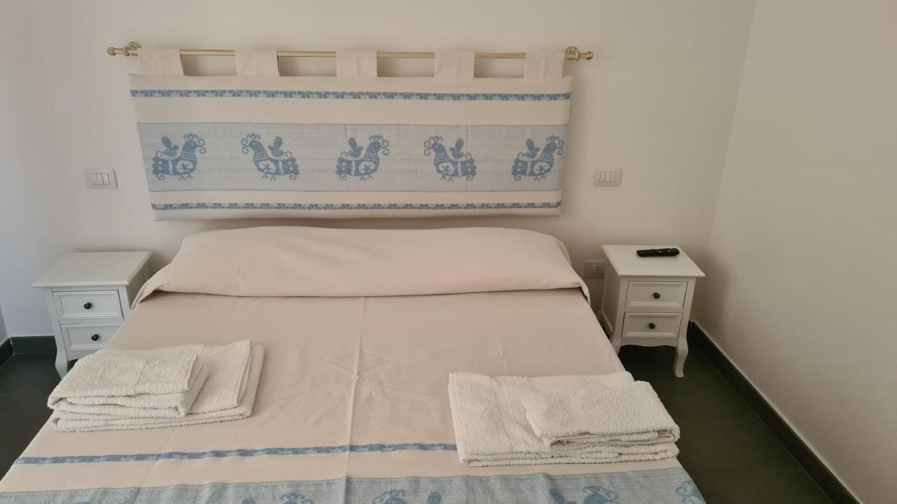 Red & Blue Rooms Olbia Exterior foto